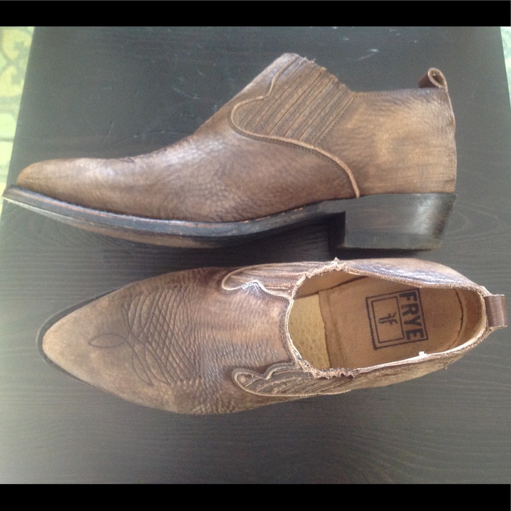 Frye Booties sz9